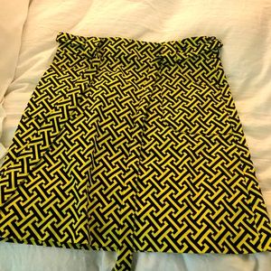Boutique Geometric skirt in yellow & black